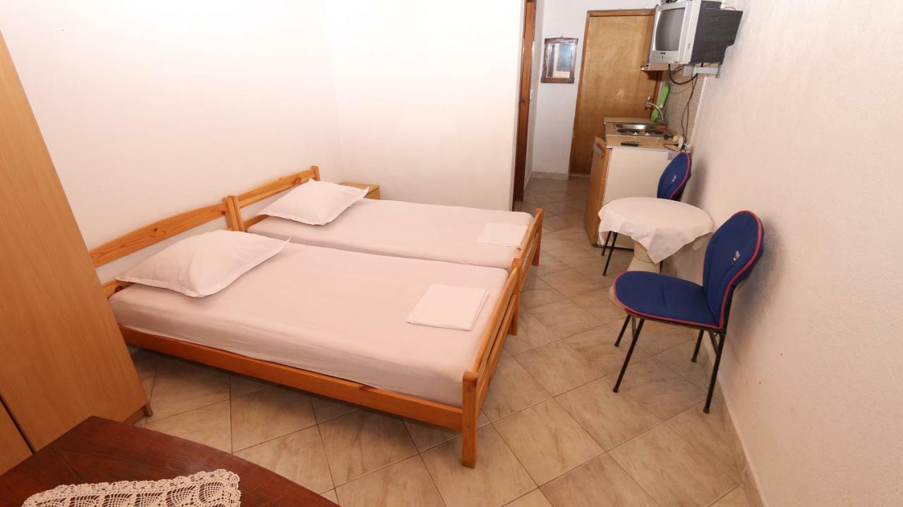 Dinka Guesthouse Makarska Exterior foto